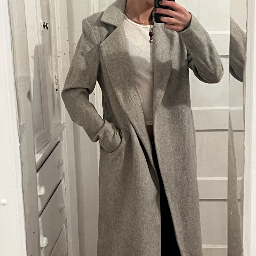 Rebecca Vallance Elegant Gray Coat
